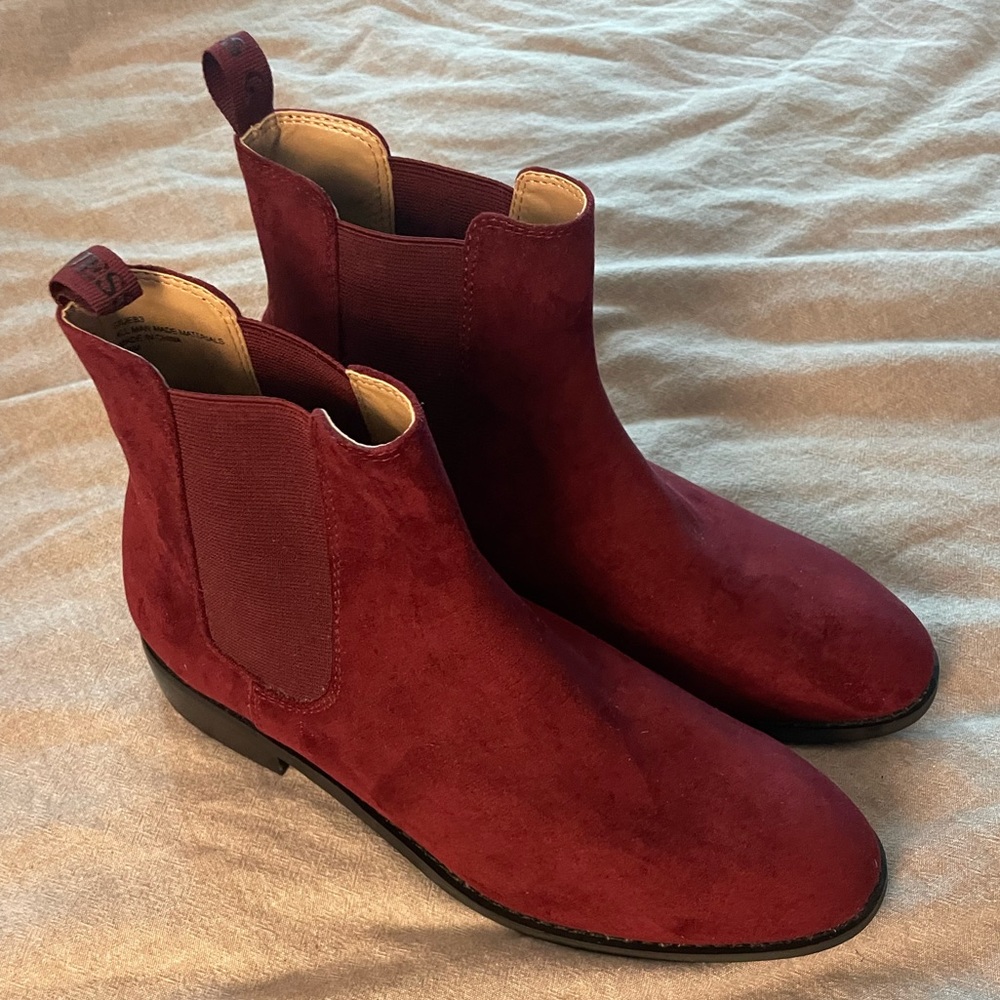 Guess Suede Chelsea Boots